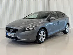 Grå Begagnad 2016 Volvo V40 Kombi | 139 900 kr (Marknadspris)