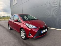 Röd Begagnad 2020 Toyota Yaris Active Halvkombi | 139 900 kr (Lite dyr)