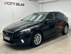 Svart Begagnad 2013 Volvo V40 CC Momentum Kombi | 139 900 kr (Marknadspris)