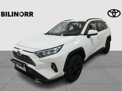 Vit Begagnad 2022 Toyota RAV4 Hybrid Active SUV | 299 900 kr (Marknadspris)