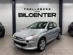Ljusgrå (grå) Begagnad 2006 Peugeot 206 Halvkombi | 22 900 kr (Marknadspris)
