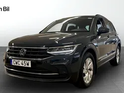 Grå Begagnad 2022 VW Tiguan SUV | 304 900 kr (Marknadspris)