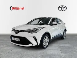 Vit Begagnad 2022 Toyota C-HR Active SUV | 269 000 kr (Marknadspris)