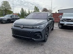 Mörkgrå Ny 2025 VW Tiguan R-line SUV | 665 800 kr