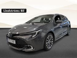 Mörkgrå (grå) Begagnad 2025 Toyota Corolla Style Kombi | 379 000 kr (Dyr)