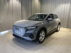 Kiselgrå Begagnad 2022 Audi Q4 e-tron Proline SUV | 289 900 kr (Marknadspris)