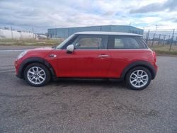 Röd Begagnad 2016 Mini Cooper Pepper Halvkombi | 129 900 kr (Marknadspris)