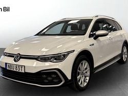 Vit Begagnad 2022 VW Golf Alltrack Kombi | 339 900 kr (Marknadspris)