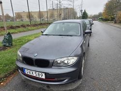 Grå Begagnad 2008 BMW 120 Advantage Halvkombi | 45 000 kr (Marknadspris)