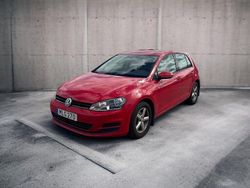 Röd Begagnad 2014 VW Golf VII Halvkombi | 89 900 kr (Marknadspris)