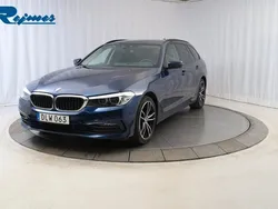 Blå Begagnad 2018 BMW 520 Sport Line Kombi | 229 800 kr (Marknadspris)