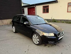 Svart Begagnad 2011 Volvo V50 Momentum Kombi | 47 800 kr (Marknadspris)