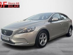 Ljusbrun Begagnad 2016 Volvo V40 Kinetic Kombi | 104 500 kr (Marknadspris)
