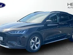 Svart (black) Begagnad 2024 Ford Focus Active Halvkombi | 219 900 kr (Marknadspris)
