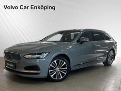 Grå Begagnad 2023 Volvo V90 Core Kombi | 429 900 kr (Marknadspris)