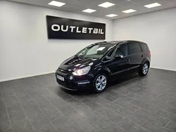 Svart Begagnad 2014 Ford S-MAX Sport Minibuss | 124 900 kr