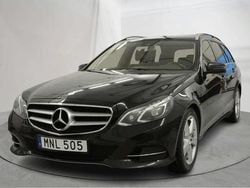Svart Begagnad 2015 Mercedes E220 Avantgarde Kombi | 125 000 kr