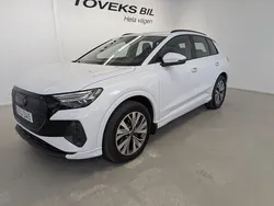 Glaciärvit metallic Begagnad 2024 Audi Q4 e-tron Advanced Plus SUV | 549 800 kr (Lite dyr)