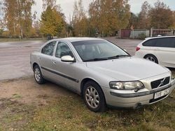 Grå Begagnad 2002 Volvo S60 Business Edition Sedan | 26 000 kr (Bra pris)