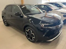 Svart (svart metallic) Begagnad 2023 Opel Mokka Ultimate SUV | 215 900 kr (Marknadspris)