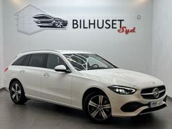 Vit Begagnad 2022 Mercedes C300e Avantgarde Kombi | 348 500 kr (Marknadspris)