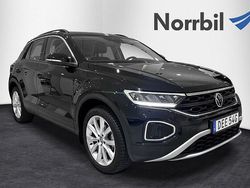 Svart Begagnad 2022 VW T-Roc Life SUV | 289 900 kr (Marknadspris)