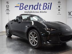 Svart Ny 2025 Mazda MX5 Exclusive-Line Cab | 353 800 kr (Marknadspris)