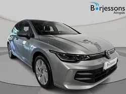 Silver Ny 2025 VW Golf VIII Edition Halvkombi | 284 900 kr (Bra pris)