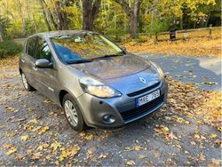 Grå Begagnad 2011 Renault Clio II Halvkombi | 47 000 kr (Marknadspris)