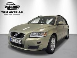 Grön Begagnad 2007 Volvo V50 Kinetic Kombi | 35 000 kr (Marknadspris)