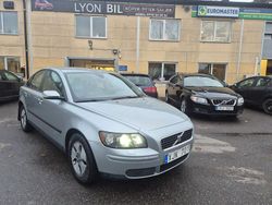 Silver Begagnad 2006 Volvo S40 Sedan | 24 900 kr (Marknadspris)