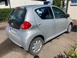 Silver Begagnad 2009 Toyota Aygo Halvkombi | 28 000 kr (Marknadspris)
