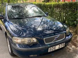 Blå Begagnad 2001 Volvo V70 Business Edition Kombi | 33 000 kr (Marknadspris)