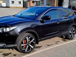 Svart Begagnad 2015 Nissan Qashqai SUV | 105 000 kr