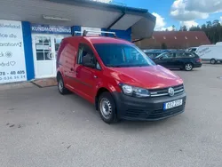 Röd Begagnad 2016 VW Caddy Minibuss | 124 900 kr (Lite dyr)