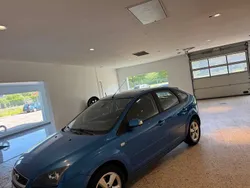 Blå Begagnad 2007 Ford Focus Halvkombi | 28 900 kr (Marknadspris)