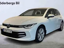 Vit Begagnad 2025 VW Golf VIII Halvkombi | 319 900 kr