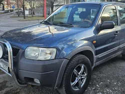 Blå Begagnad 2001 Ford Maverick XLT SUV | 31 000 kr