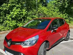 Röd Begagnad 2016 Renault Clio IV Dynamique Halvkombi | 81 000 kr (Marknadspris)