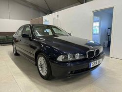 Blå Begagnad 2001 BMW 525 Sedan | 59 900 kr (Marknadspris)