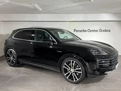 Svart Begagnad 2024 Porsche Cayenne SUV | 1 349 000 kr (Dyr)