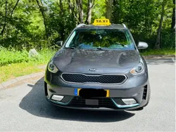 Grå Begagnad 2018 Kia Niro Advance SUV | 179 000 kr (Marknadspris)