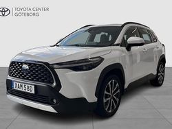 Vit Begagnad 2022 Toyota Corolla Cross Style SUV | 369 900 kr (Marknadspris)