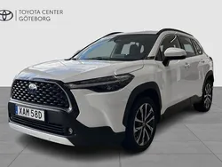 Vit Begagnad 2022 Toyota Corolla Cross Style SUV | 369 900 kr (Marknadspris)