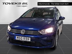 Blå Begagnad 2018 VW Golf VII Kombi | 159 900 kr (Marknadspris)