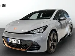 Ljusgrå (vapor grey) Begagnad 2022 Cupra Born Halvkombi | 269 900 kr (Marknadspris)