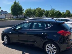 Svart Begagnad 2018 Kia Ceed Halvkombi | 129 500 kr (Marknadspris)