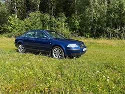 Blå Begagnad 2003 VW Passat Trendline Sedan | 29 000 kr