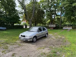 Silver Begagnad 2001 Skoda Felicia Halvkombi | 14 000 kr