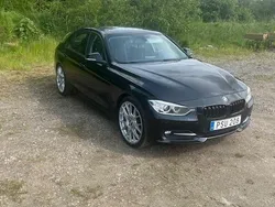 Svart Begagnad 2013 BMW 320 Sport Line Sedan | 99 500 kr (Bra pris)